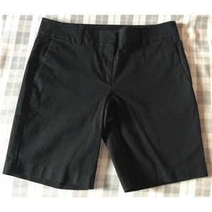 Ann Taylor Signature Shorts with 9 Inch Inseam (Black Size 6)